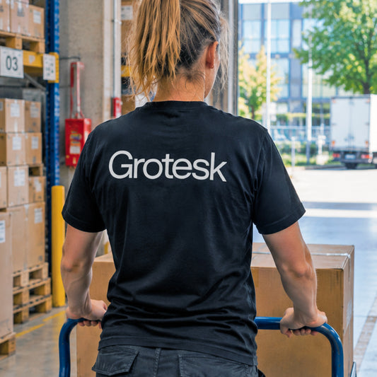 Grotesk T-Shirt & Baumer Specimen